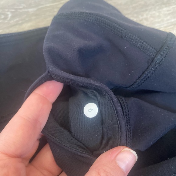 Lululemon Wunder Under Crop Mid rise size 6 - Picture 4 of 6